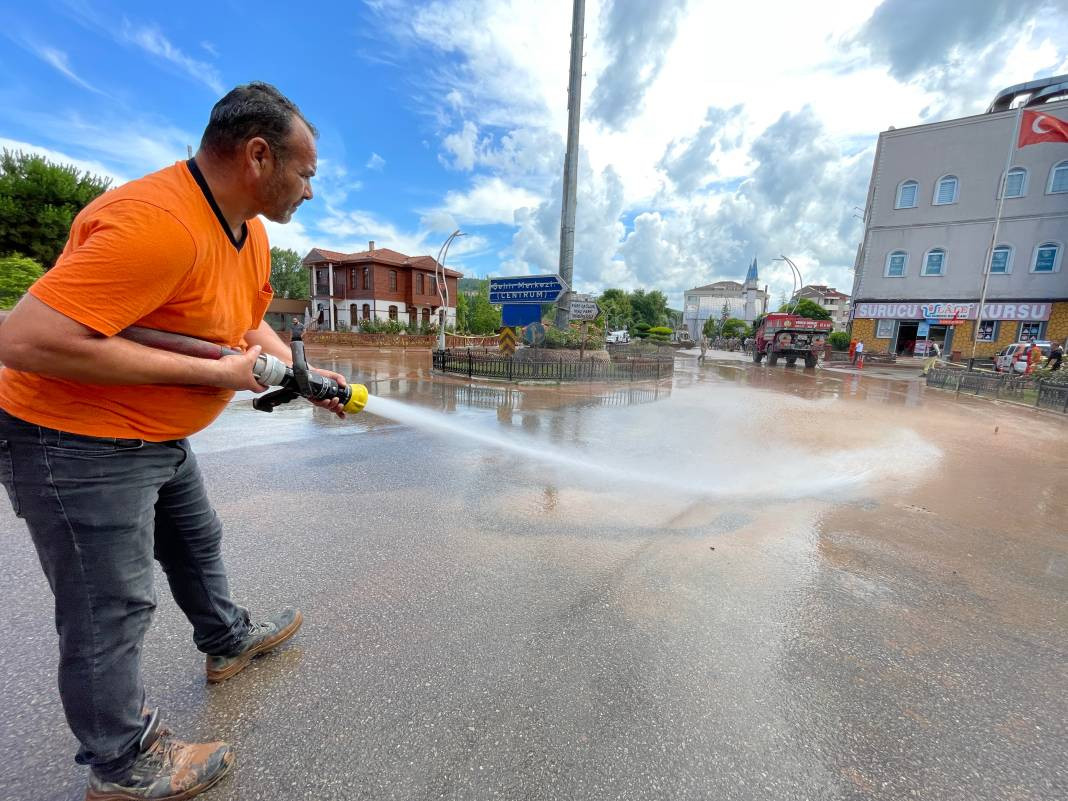 Bartın’daki sel felaketi havadan görüntülendi. Yardıma Mehmetçik koştu - Resim: 2